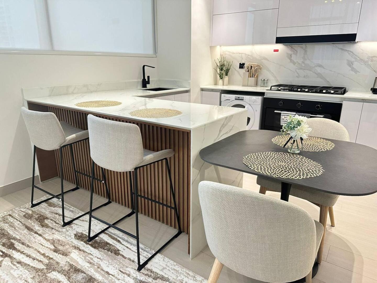 Stylish 2 Bedroom With Private Pool Jvc Apartment *