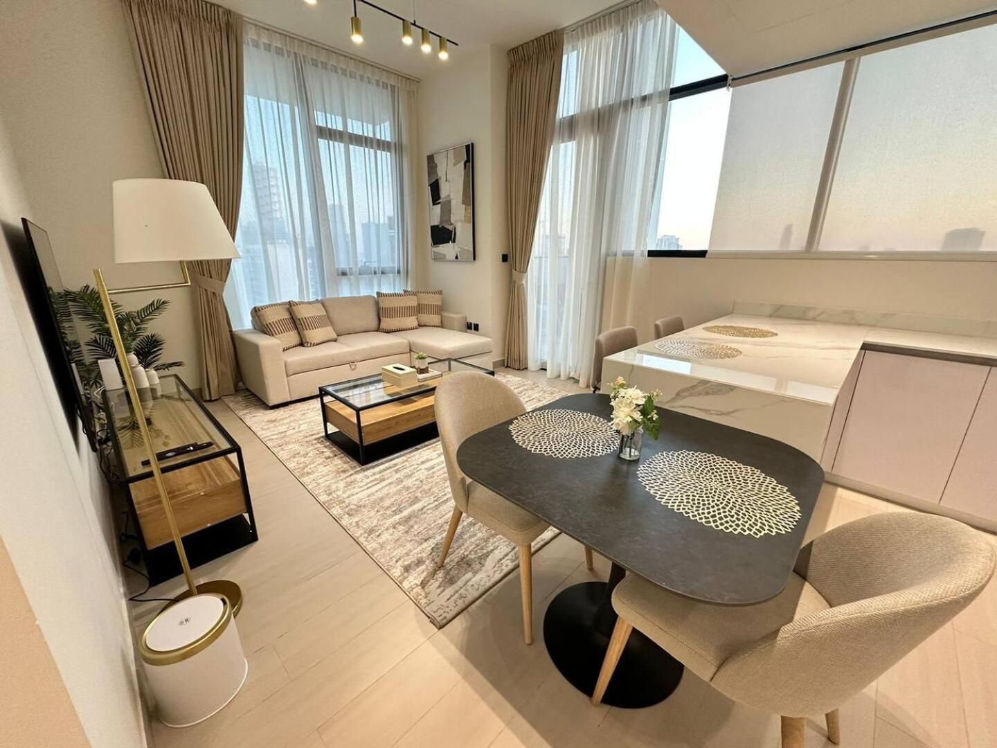 Stylish 2 Bedroom With Private Pool Jvc