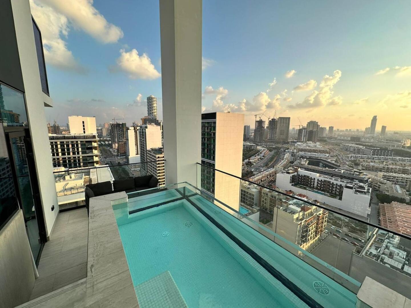 Stylish 2 Bedroom With Private Pool Jvc *
