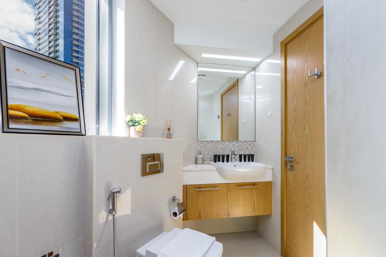 Burj Khalifa View - 1br In Bellevue Tower 2, Downtown - Allsopp & Allsopp * Dubai