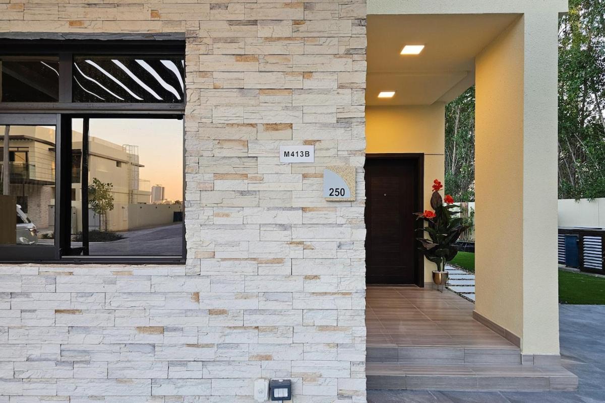 Stunning 4 Bed Villa, Private Pool, Damac Hills