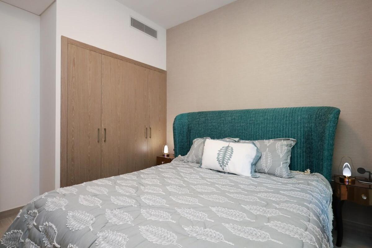 Stunning 4 Bed Villa, Private Pool, Damac Hills * Dubai