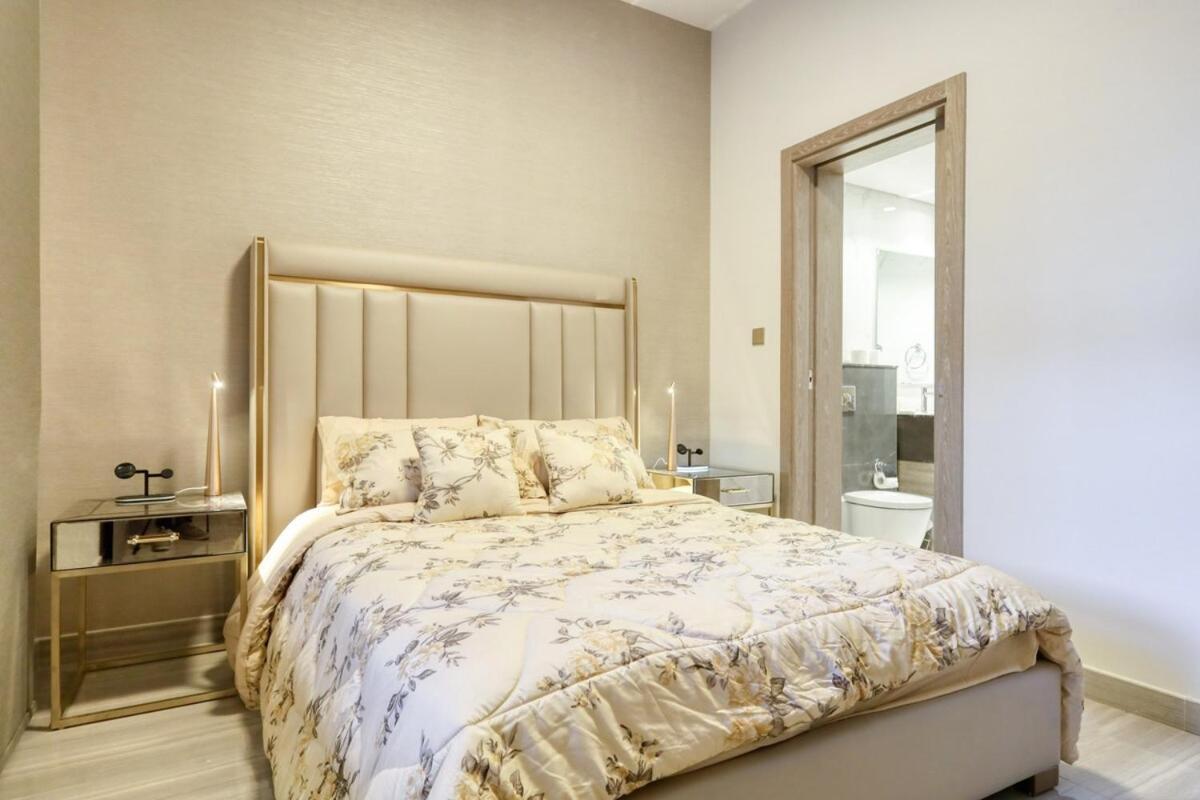 Villa Stunning 4 Bed Villa, Private Pool, Damac Hills