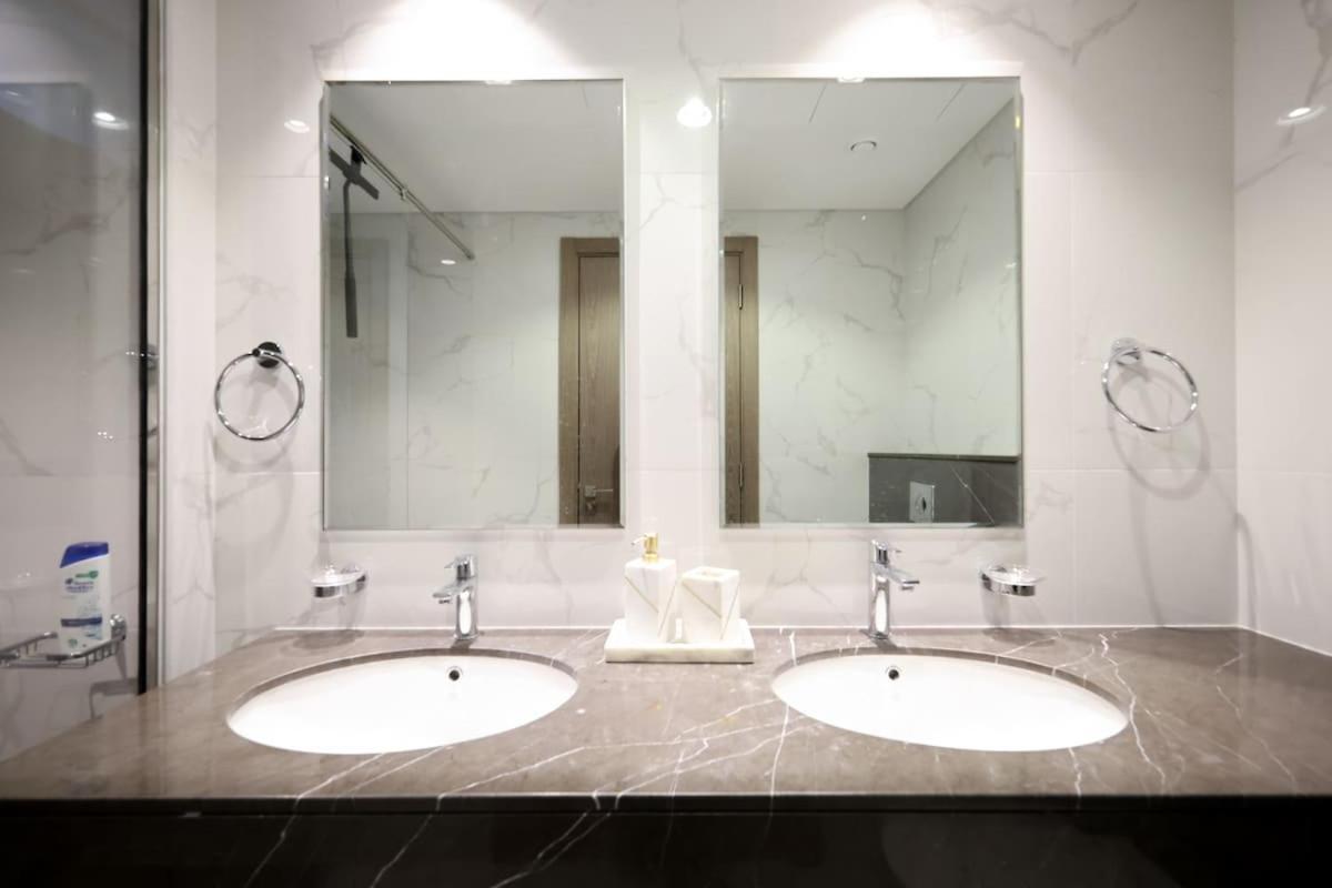 Stunning 4 Bed Villa, Private Pool, Damac Hills Villa *