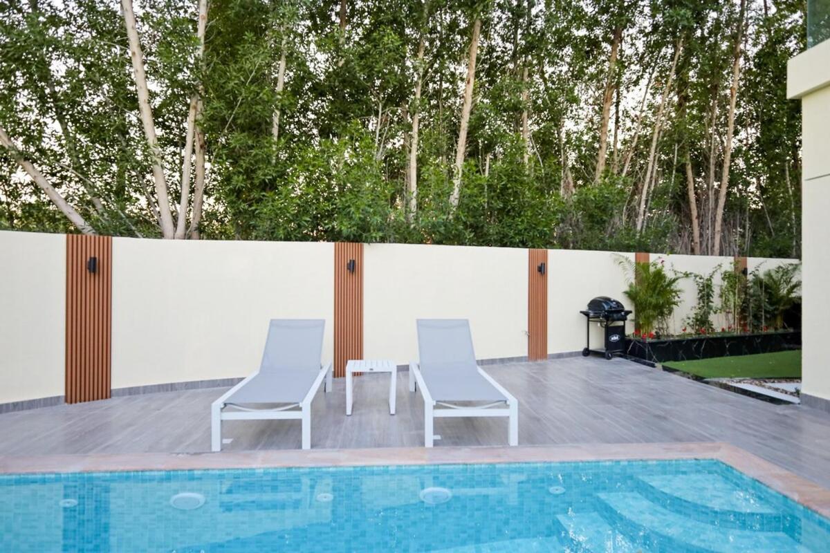 Villa Stunning 4 Bed Villa, Private Pool, Damac Hills *