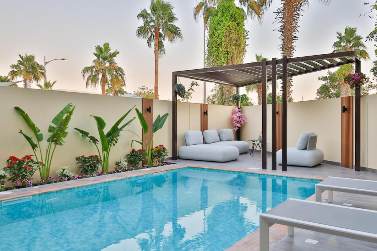 Villa Stunning 4 Bed Villa, Private Pool, Damac Hills Dubai