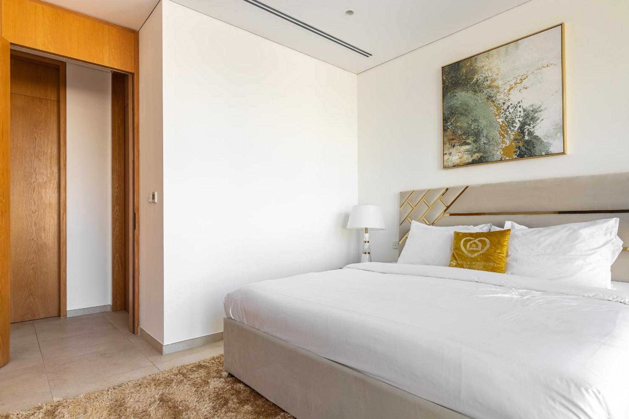 Modern 1br In The Heart Of By Simply Comfort Dubai