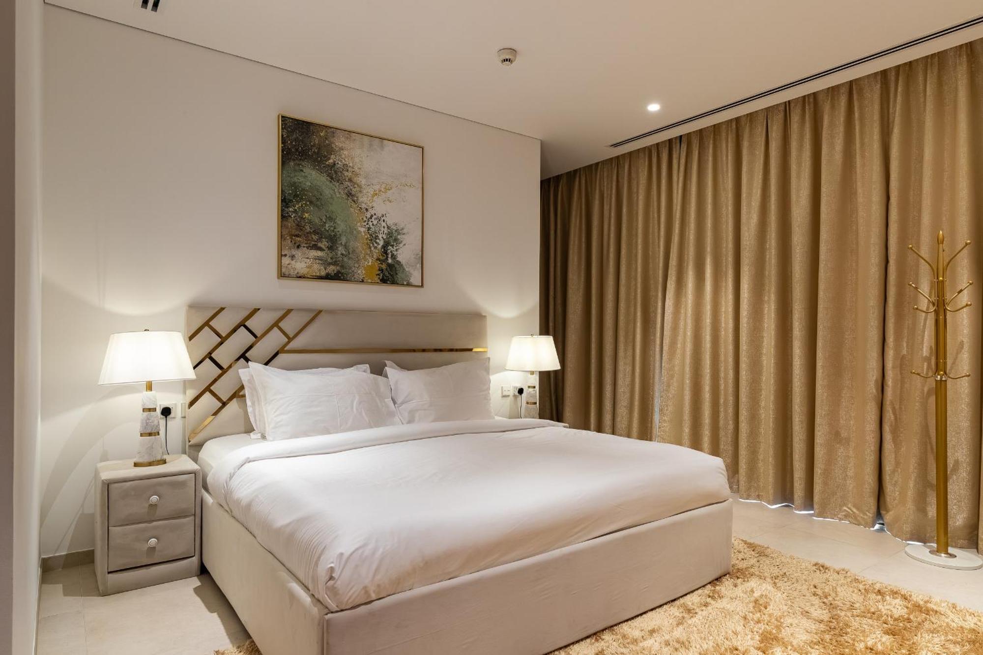 Modern 1br In The Heart Of By Simply Comfort *