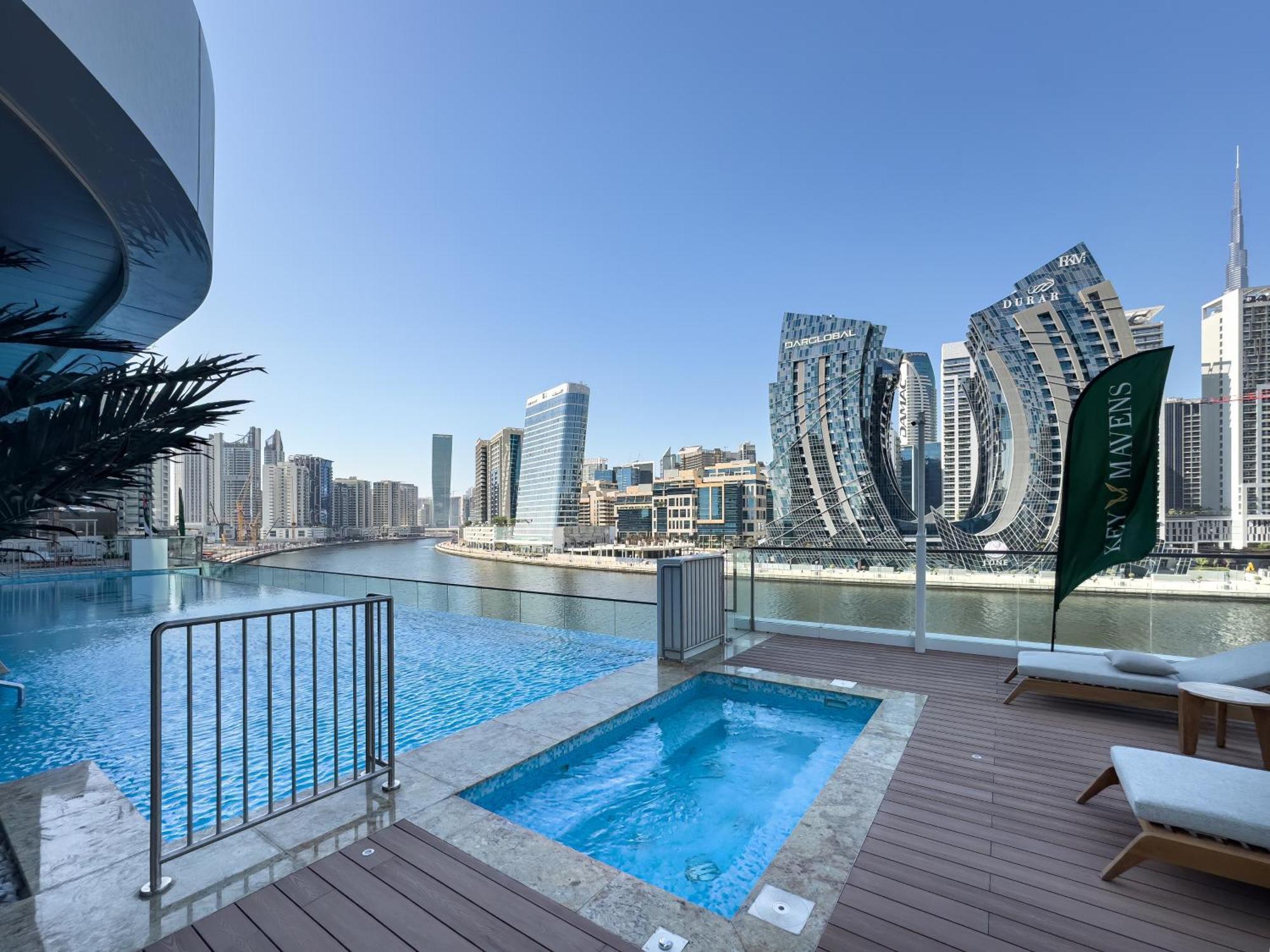Luxury Marasi Drive, 1bdr With Private Jacuzzi Dubai