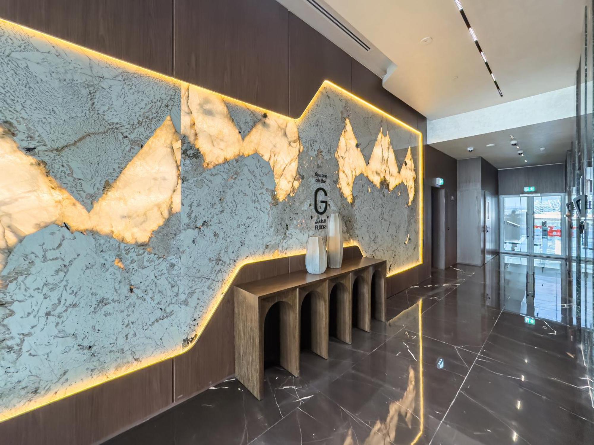 Apartment Luxury Marasi Drive, 1bdr With Private Jacuzzi *