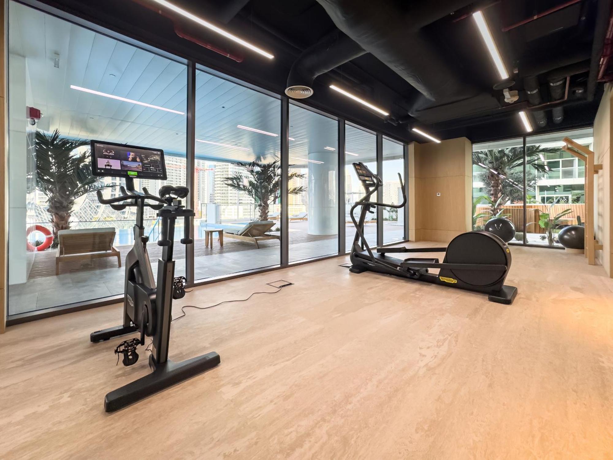 Luxury Marasi Drive, 1bdr With Private Jacuzzi Dubai