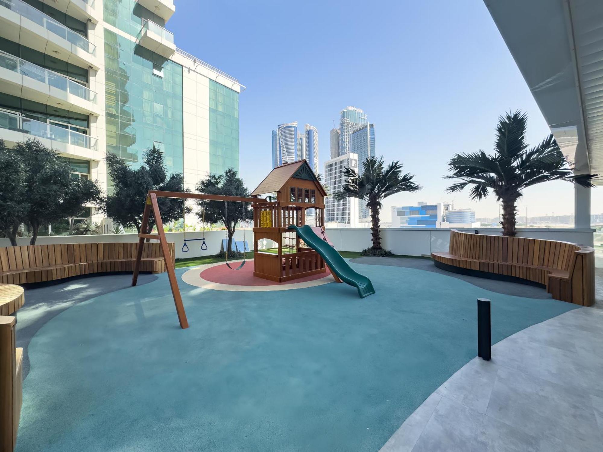 Luxury Marasi Drive, 1bdr With Private Jacuzzi Apartment