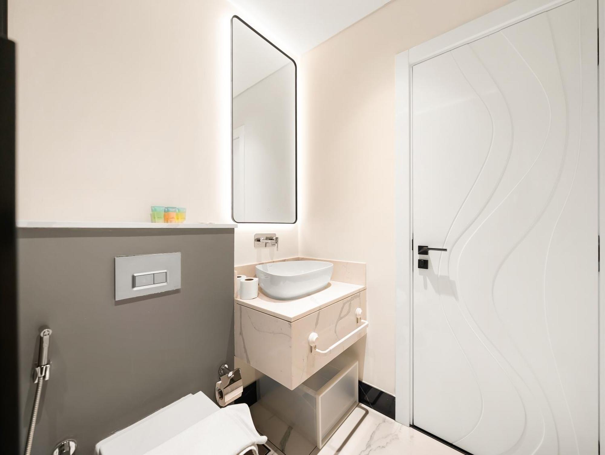 Luxury Marasi Drive, 1bdr With Private Jacuzzi Apartment Dubai