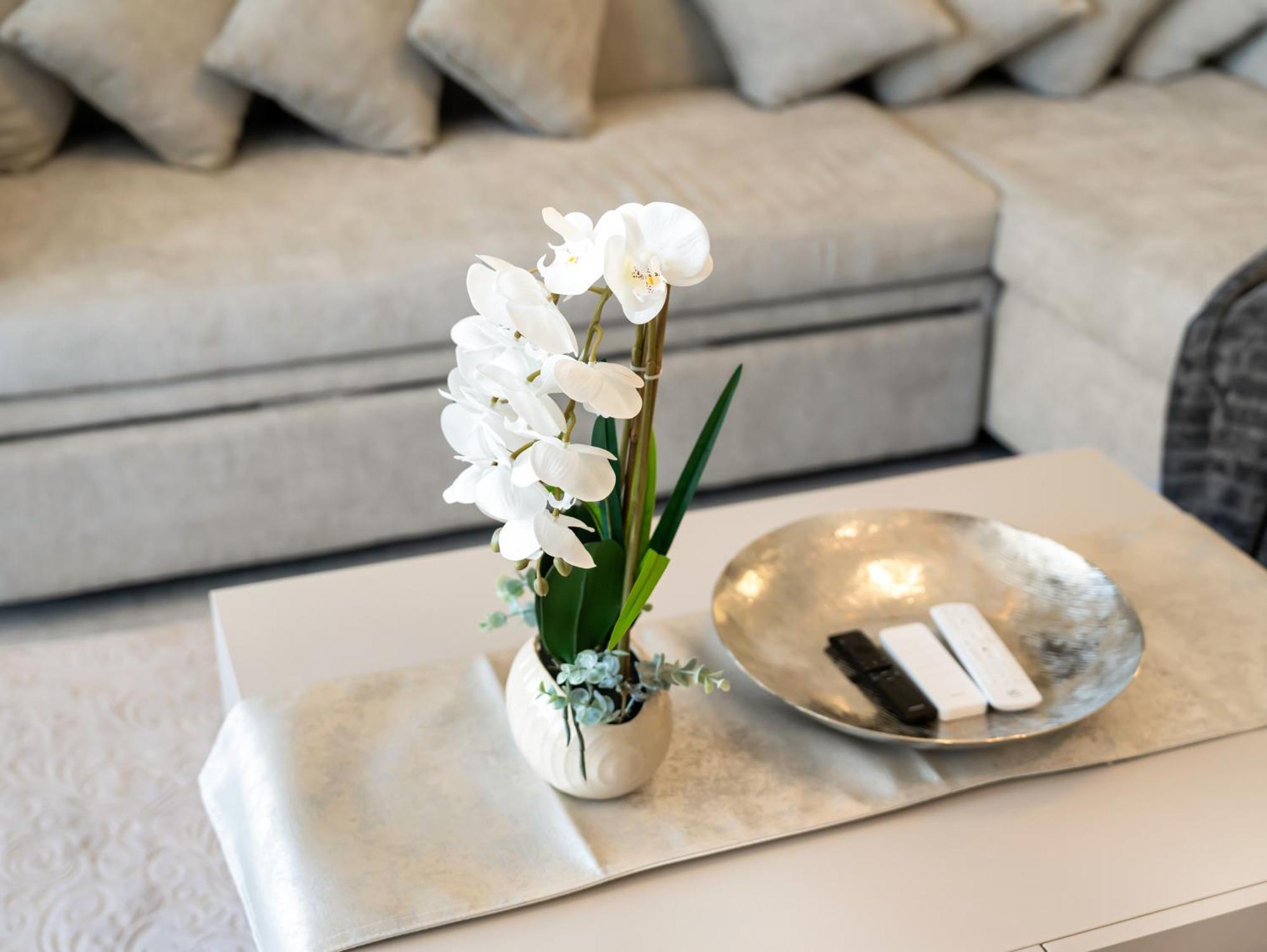 Luxury Marasi Drive, 1bdr With Private Jacuzzi Apartment