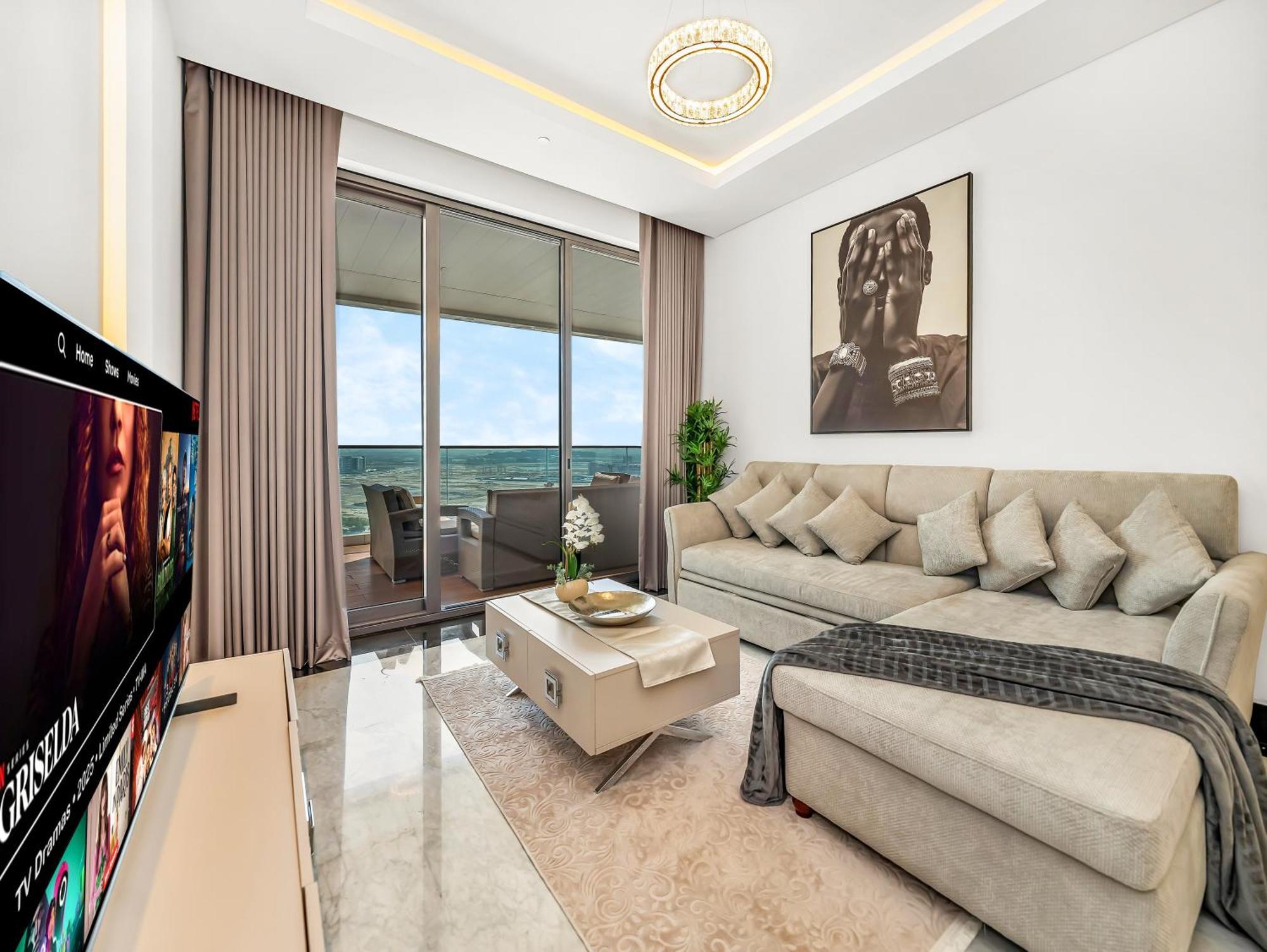Luxury Marasi Drive, 1bdr With Private Jacuzzi *