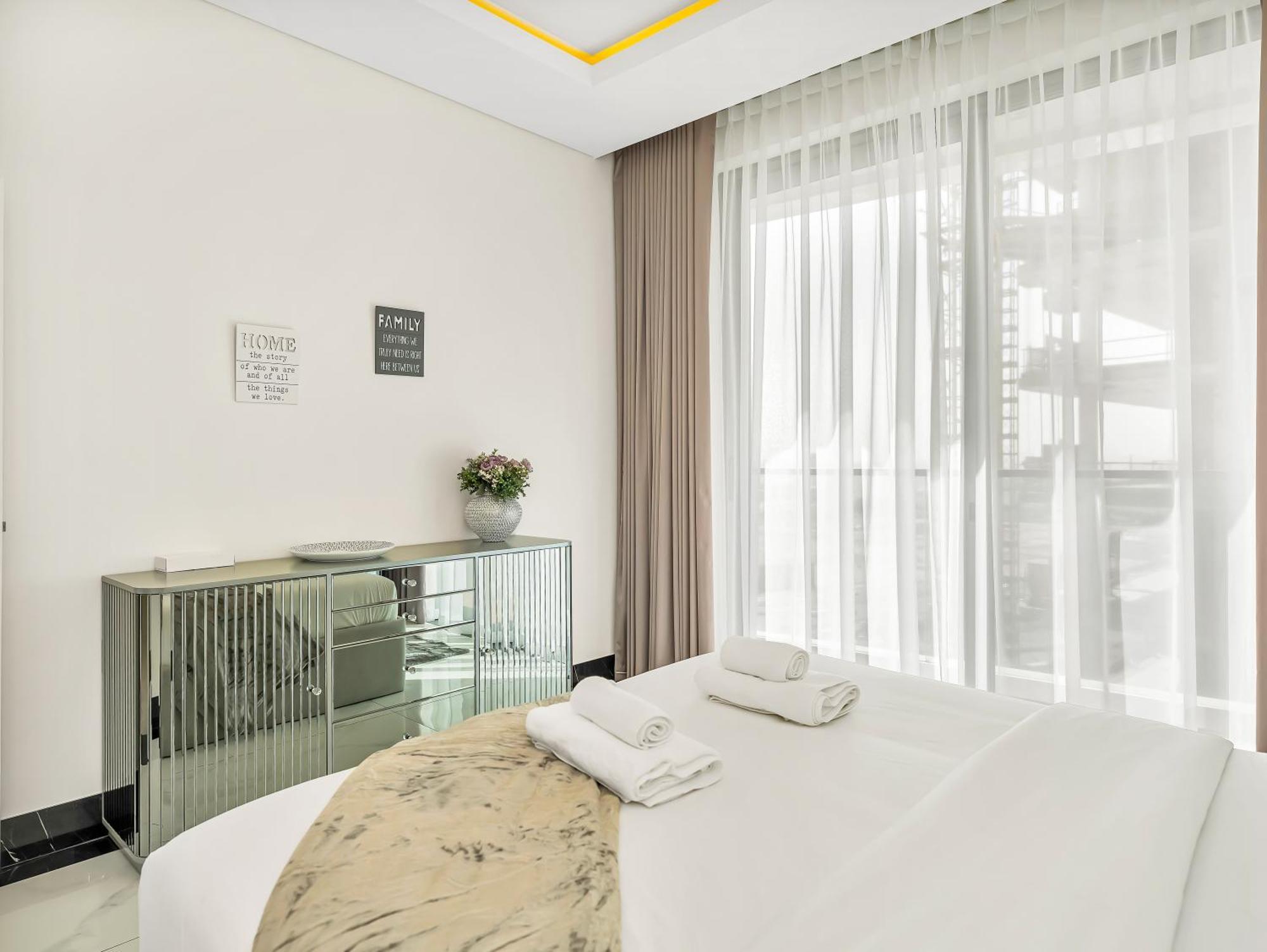 Luxury Marasi Drive, 1bdr With Private Jacuzzi * Dubai