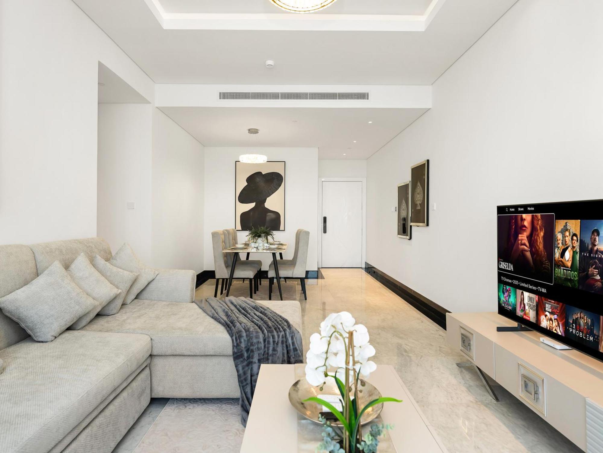 Luxury Marasi Drive, 1bdr With Private Jacuzzi *