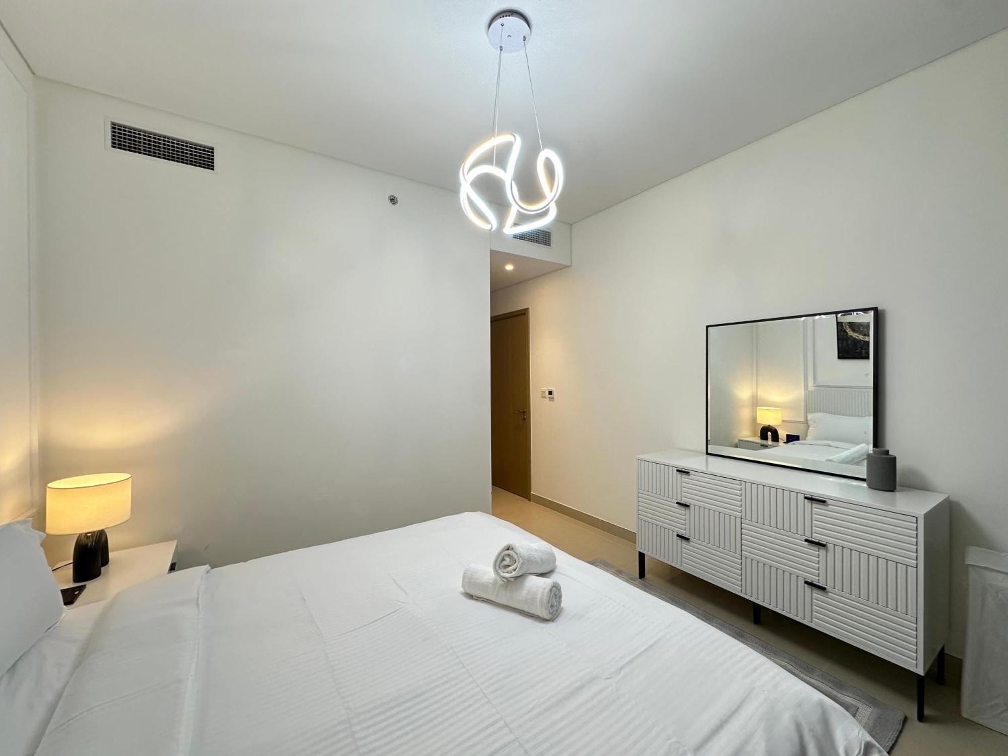 5242 Emaar T1 Marina - Infinity Homes Apartment