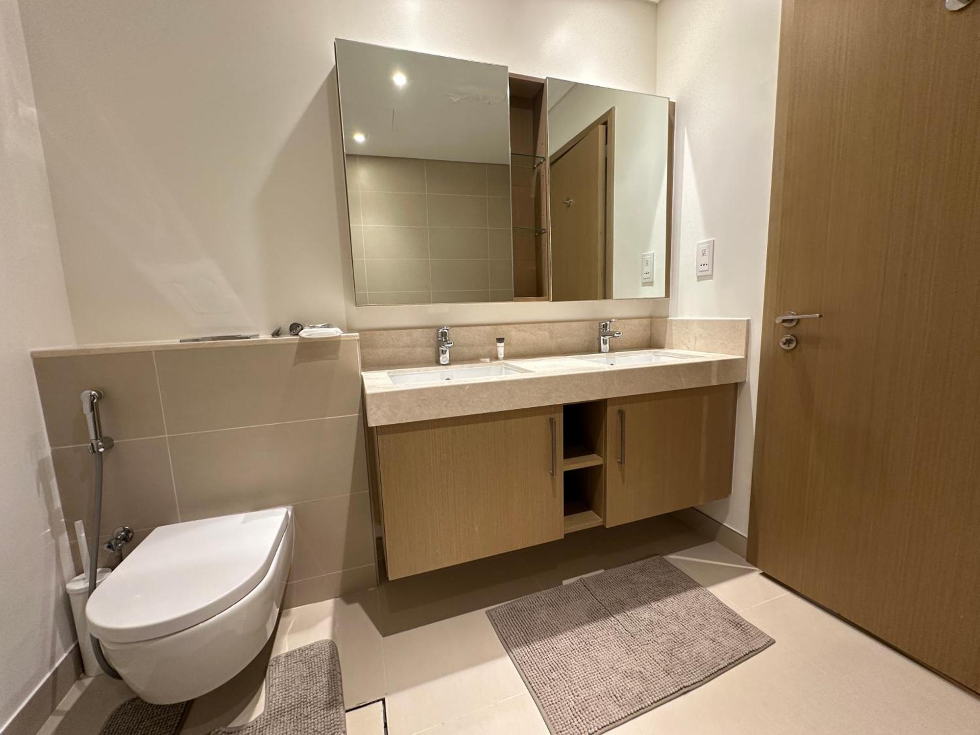 Apartment 5242 Emaar T1 Marina - Infinity Homes