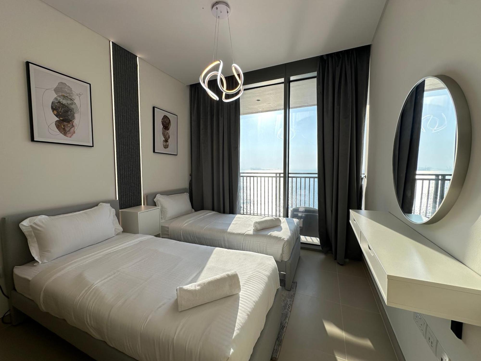 Apartment 5242 Emaar T1 Marina - Infinity Homes Dubai