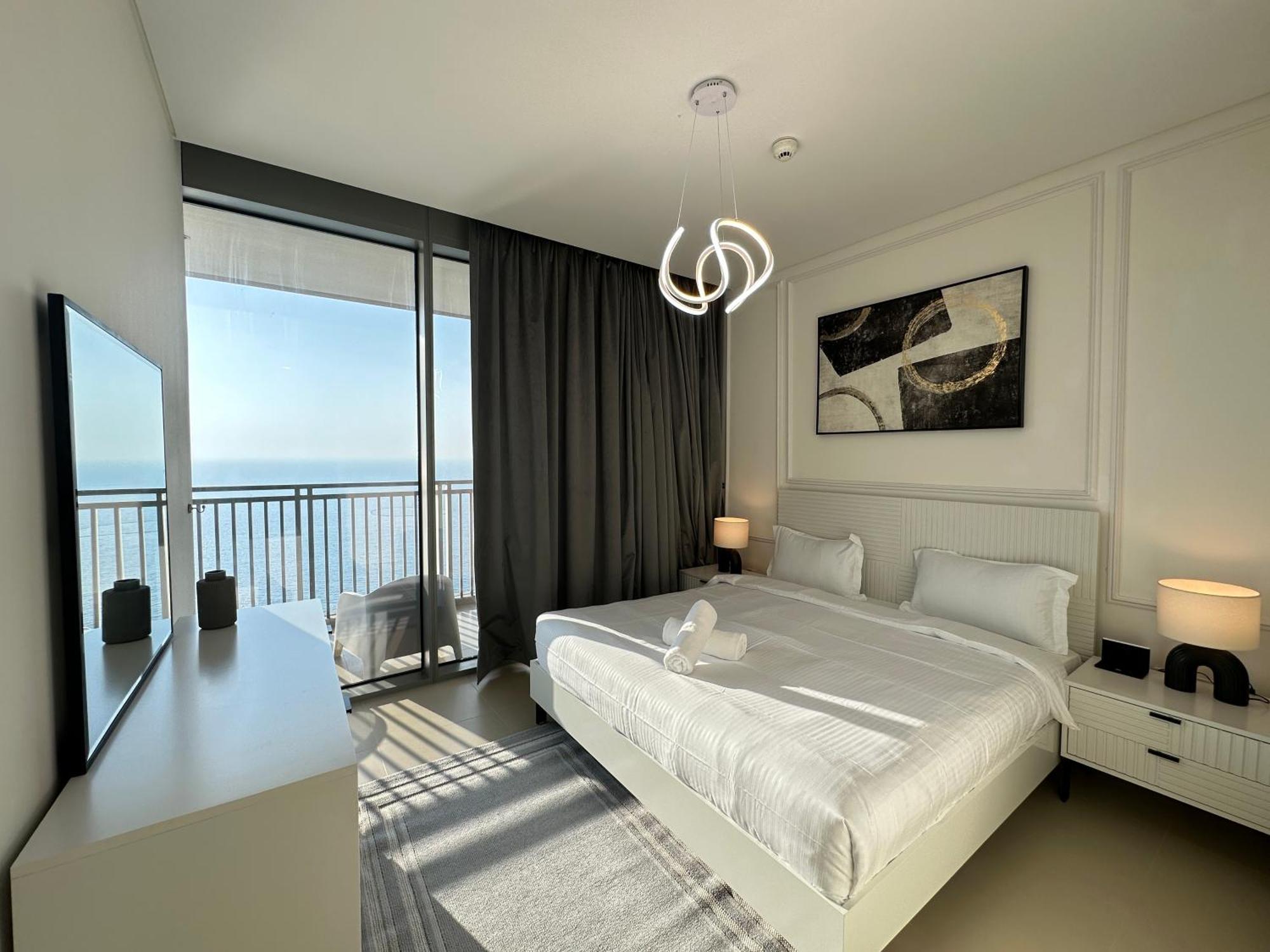 Apartment 5242 Emaar T1 Marina - Infinity Homes *