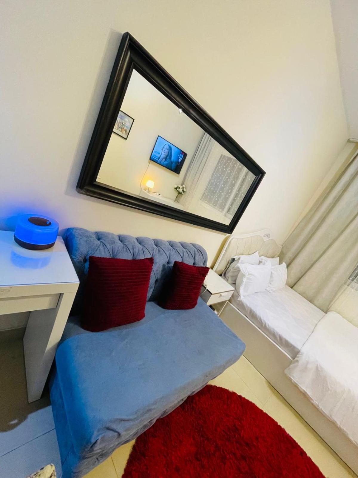 Elegant & Cozy Haven In Deira Apartment