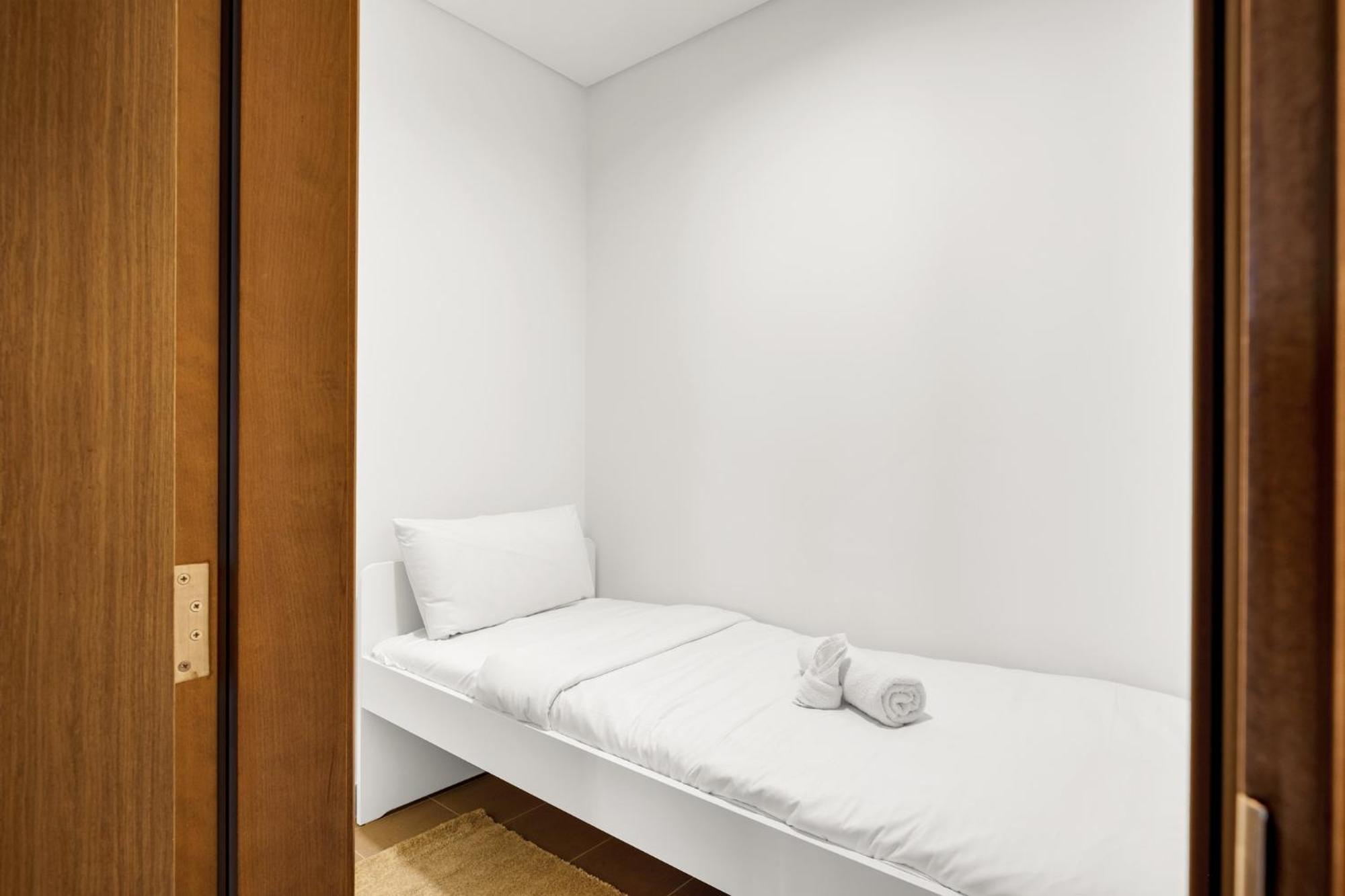 Canalfront - Location Up To 7 Guests * Dubai