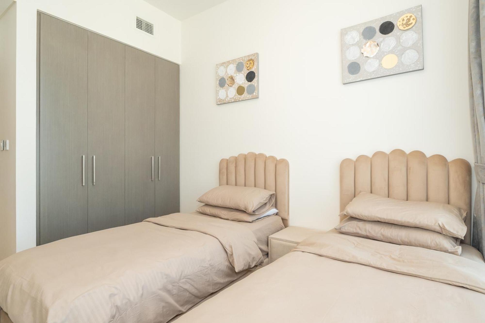 Apartment 2br With Pool & Gym 2mins To Burj & Mall Dubai