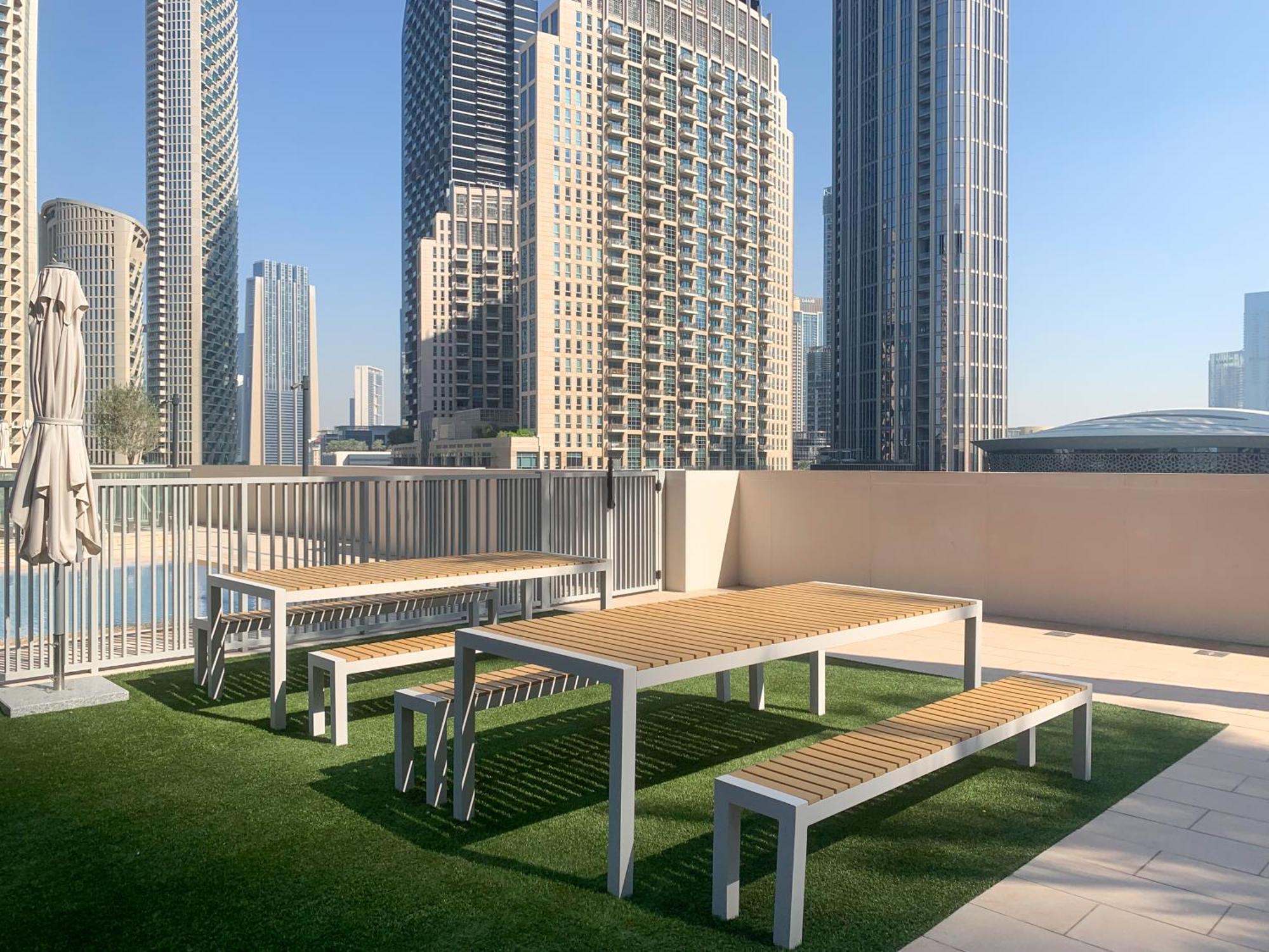 2br With Pool & Gym 2mins To Burj & Mall *