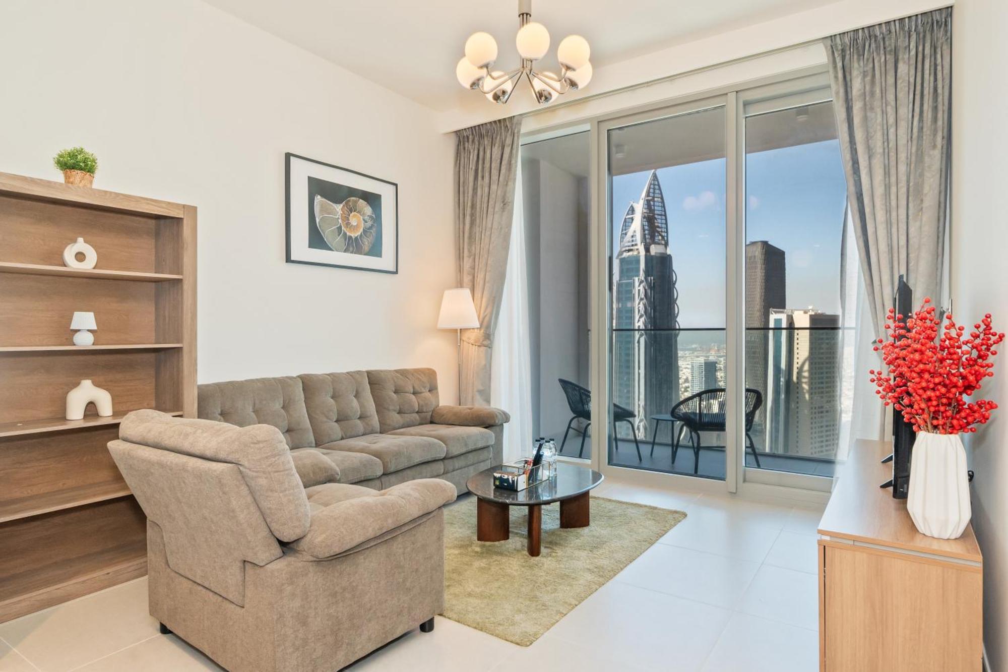 2br With Pool & Gym 2mins To Burj & Mall Apartment Dubai