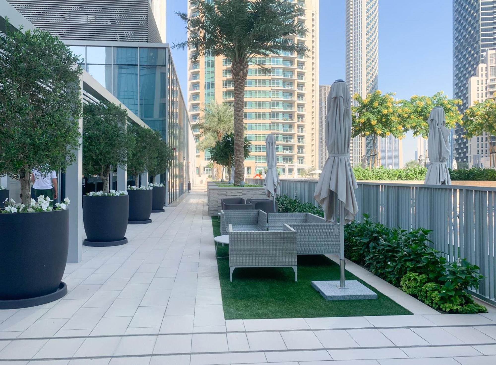 2br With Pool & Gym 2mins To Burj & Mall Apartment *