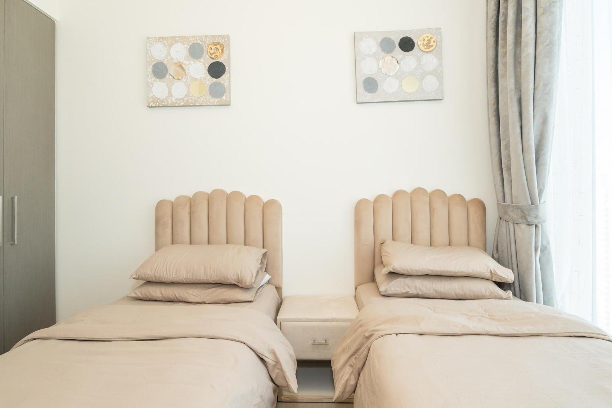 Apartment 2br With Pool & Gym 2mins To Burj & Mall Dubai