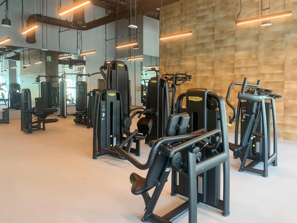 Apartment 2br With Pool & Gym 2mins To Burj & Mall *