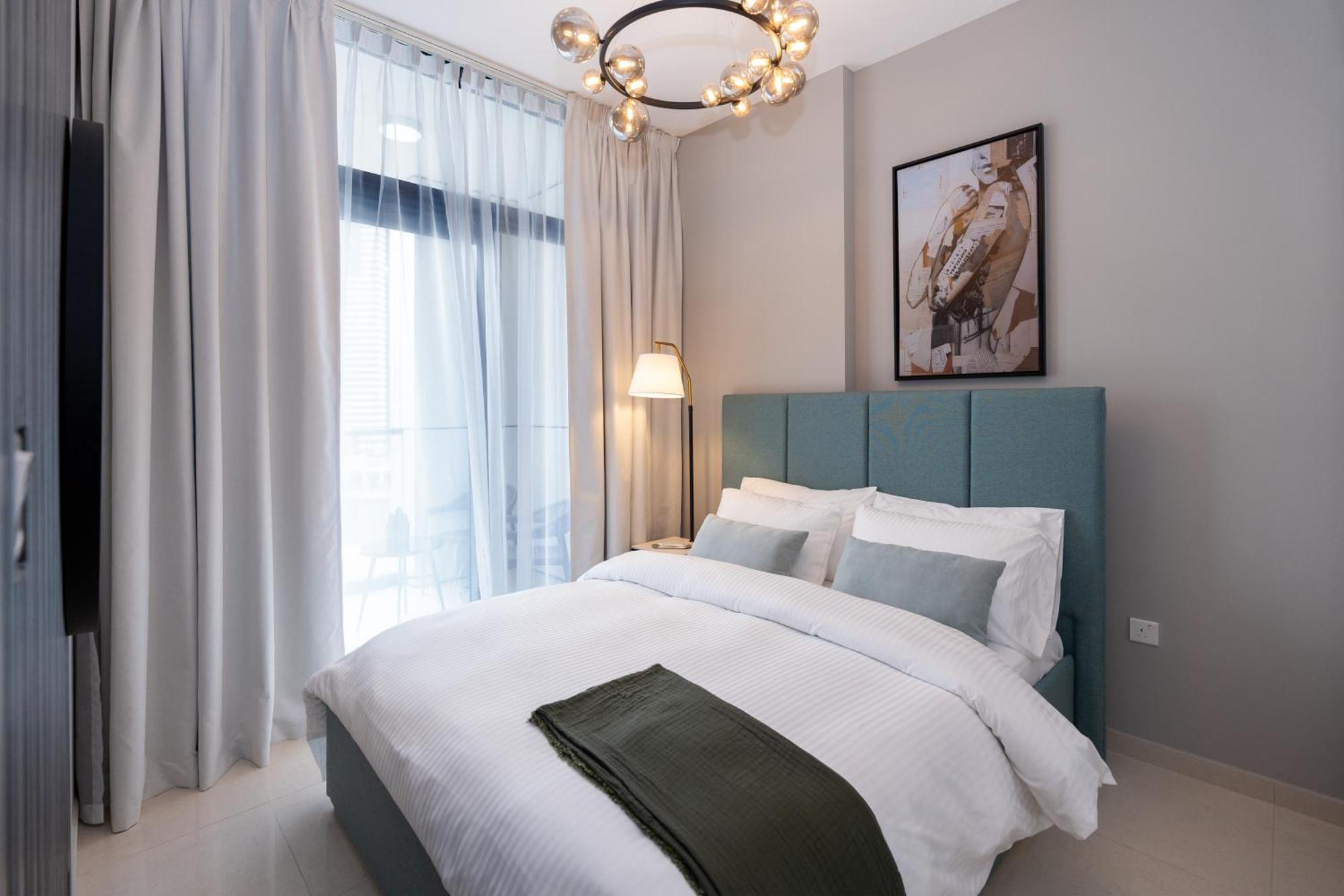 Keyrock Living - Zada Tower With Pool & Gym Access Apartment