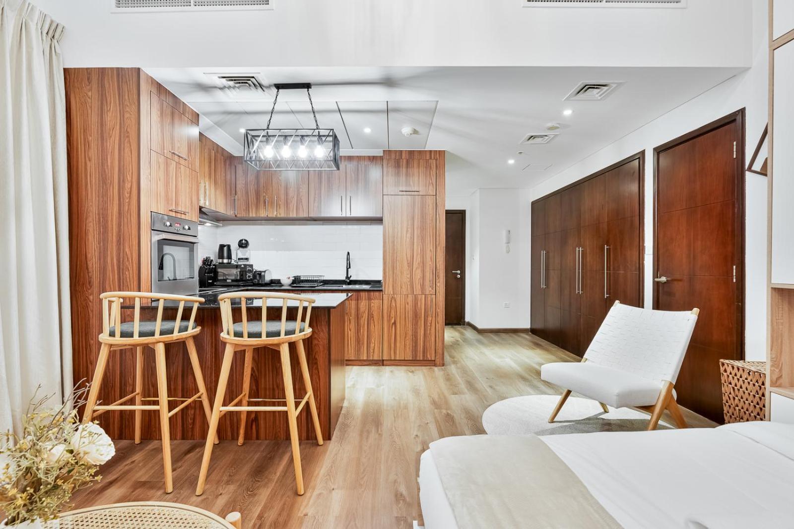 Apartment With Pool, Gym, Squash And Badminton Courts
