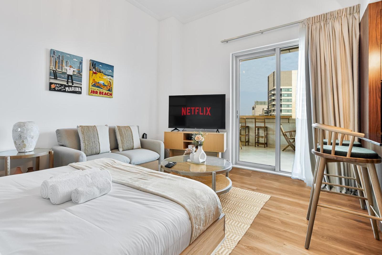 Apartment With Pool, Gym, Squash And Badminton Courts *