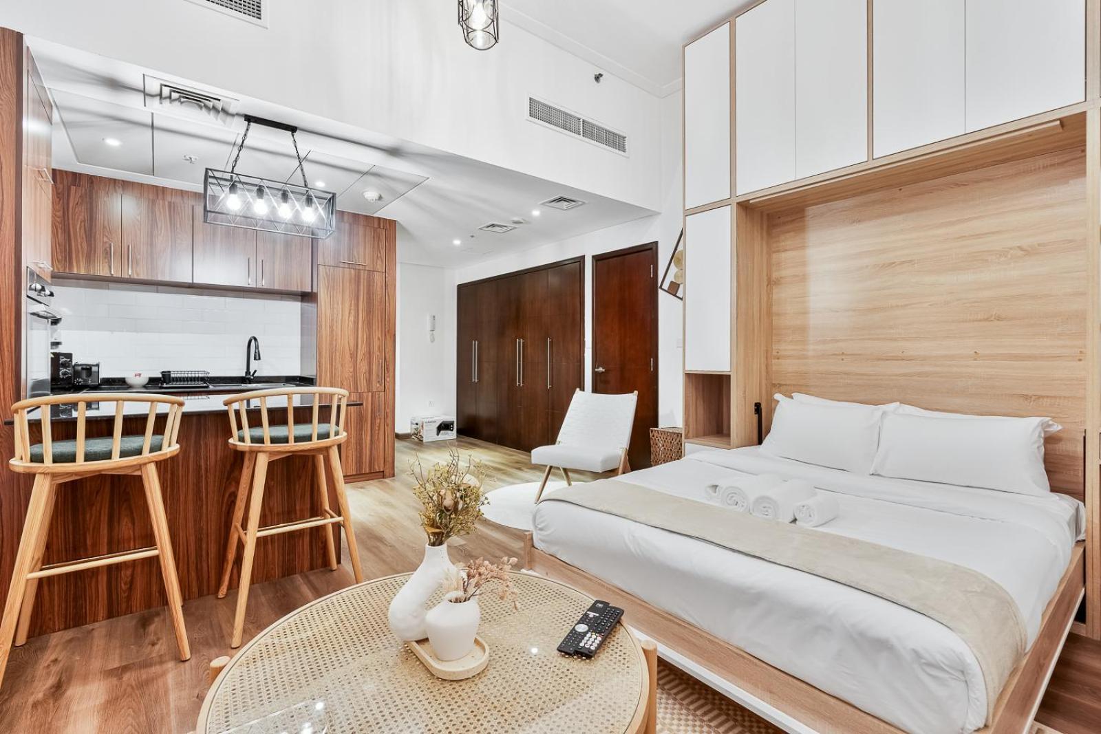 Apartment With Pool, Gym, Squash And Badminton Courts