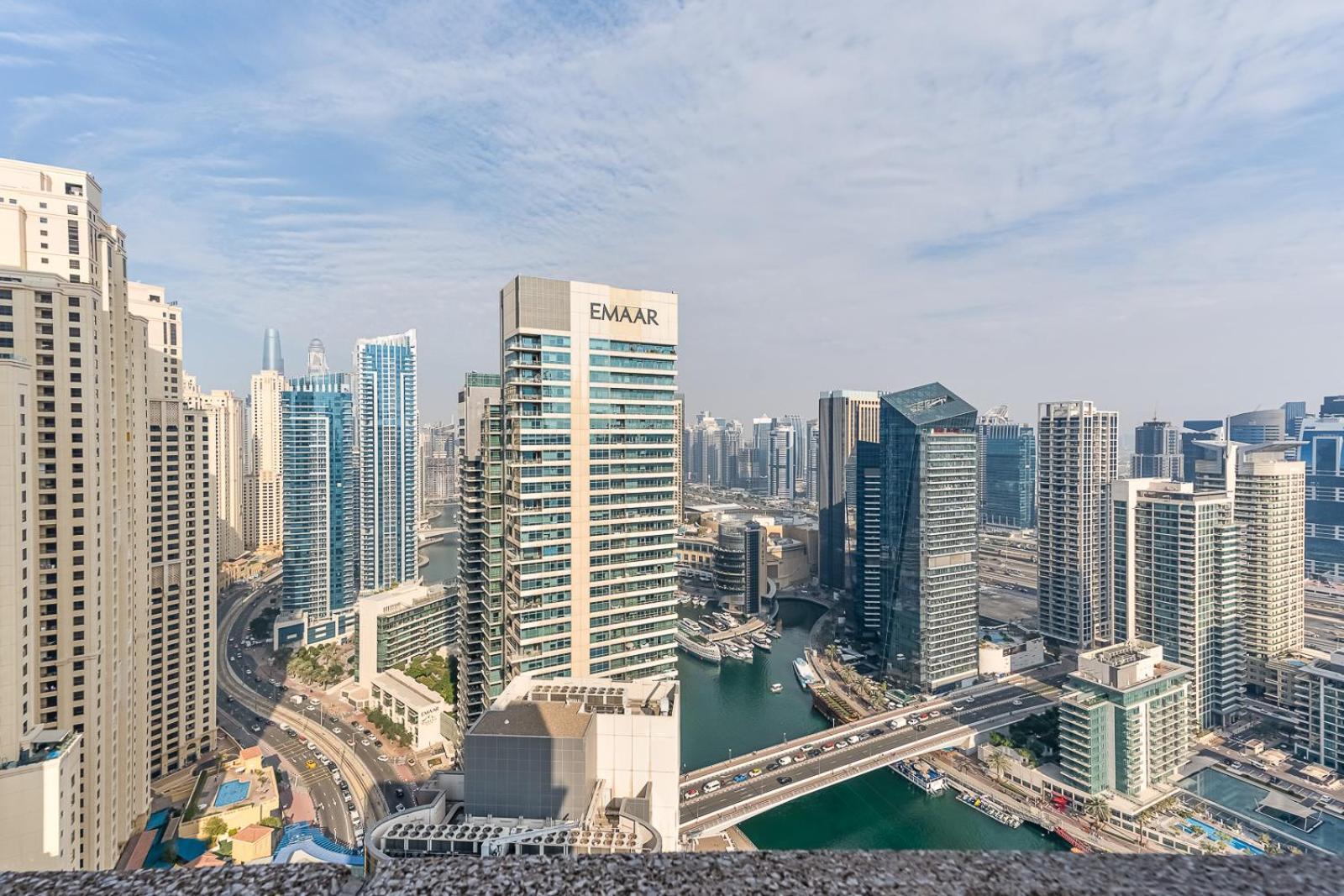Apartment With Pool, Gym, Squash And Badminton Courts Dubai