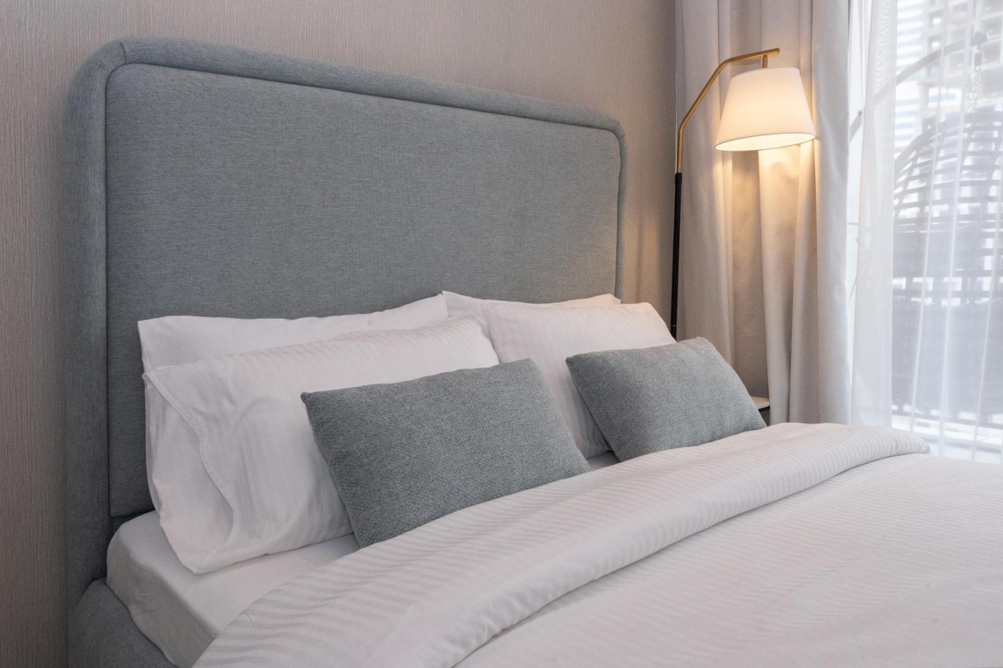 Keyrock Living - Lakeview Luxury With Pool Access * Dubai