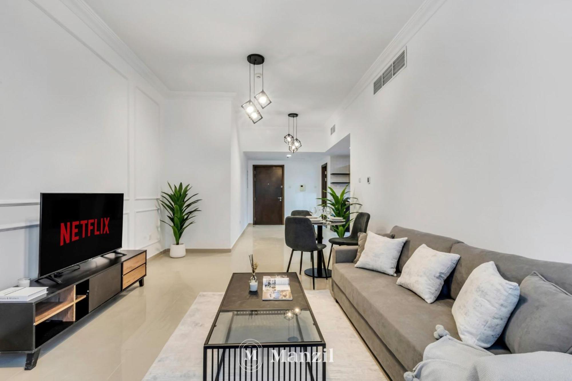 Luxury In Jvc Near Circle Mall Apartment