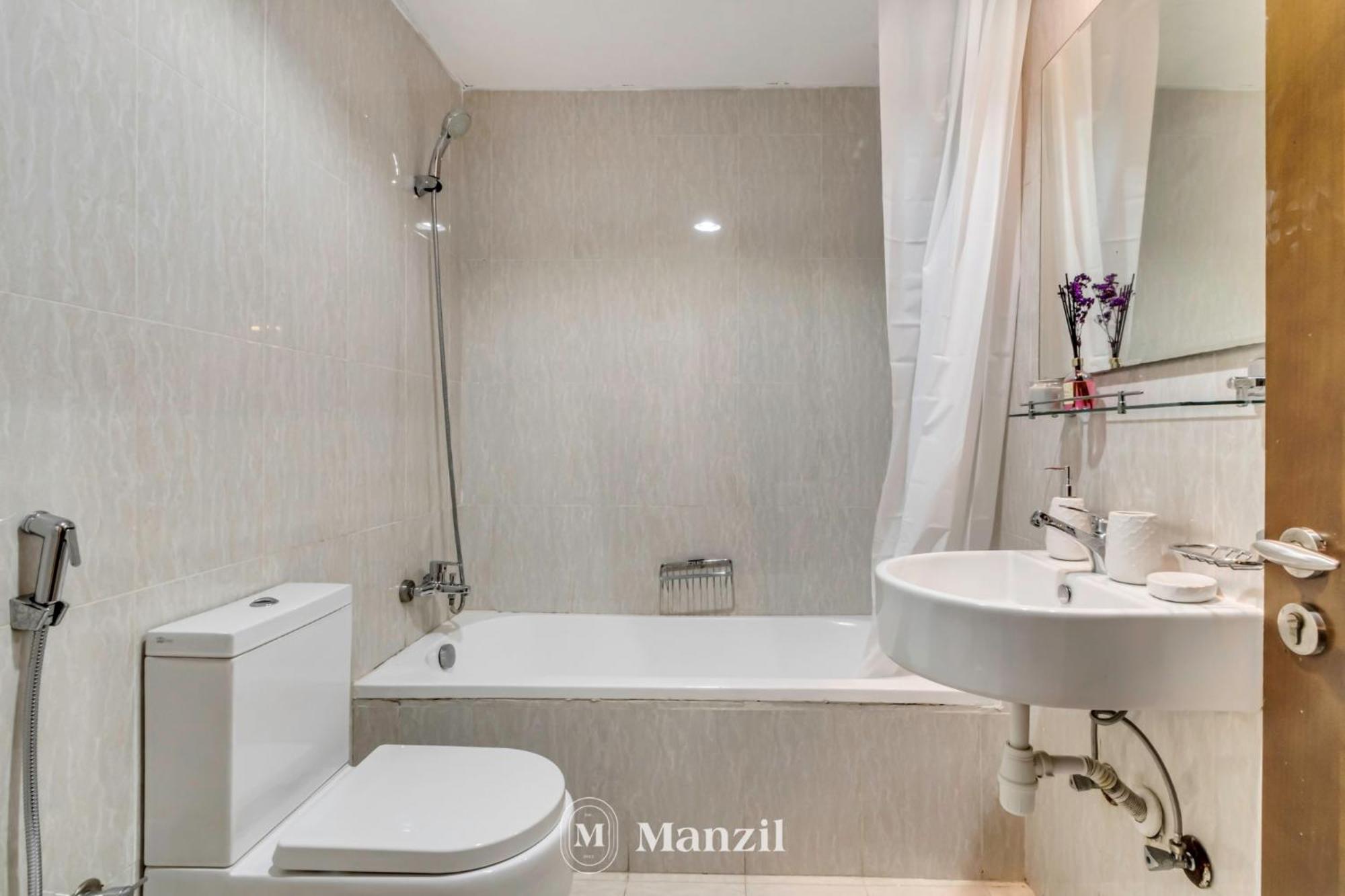 Luxury In Jvc Near Circle Mall Apartment *