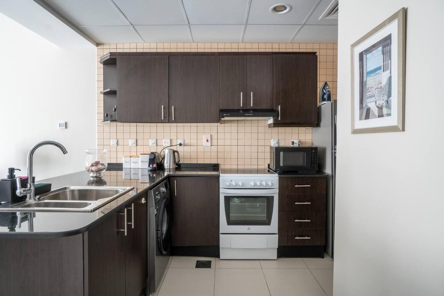 Vibrant One Bedroom In Jbr *