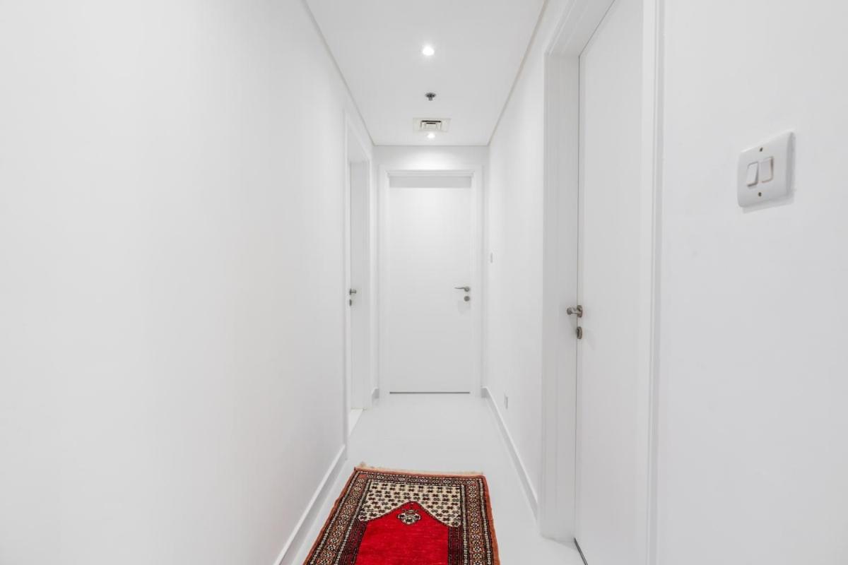 Stylish With Stunning View Apartment
