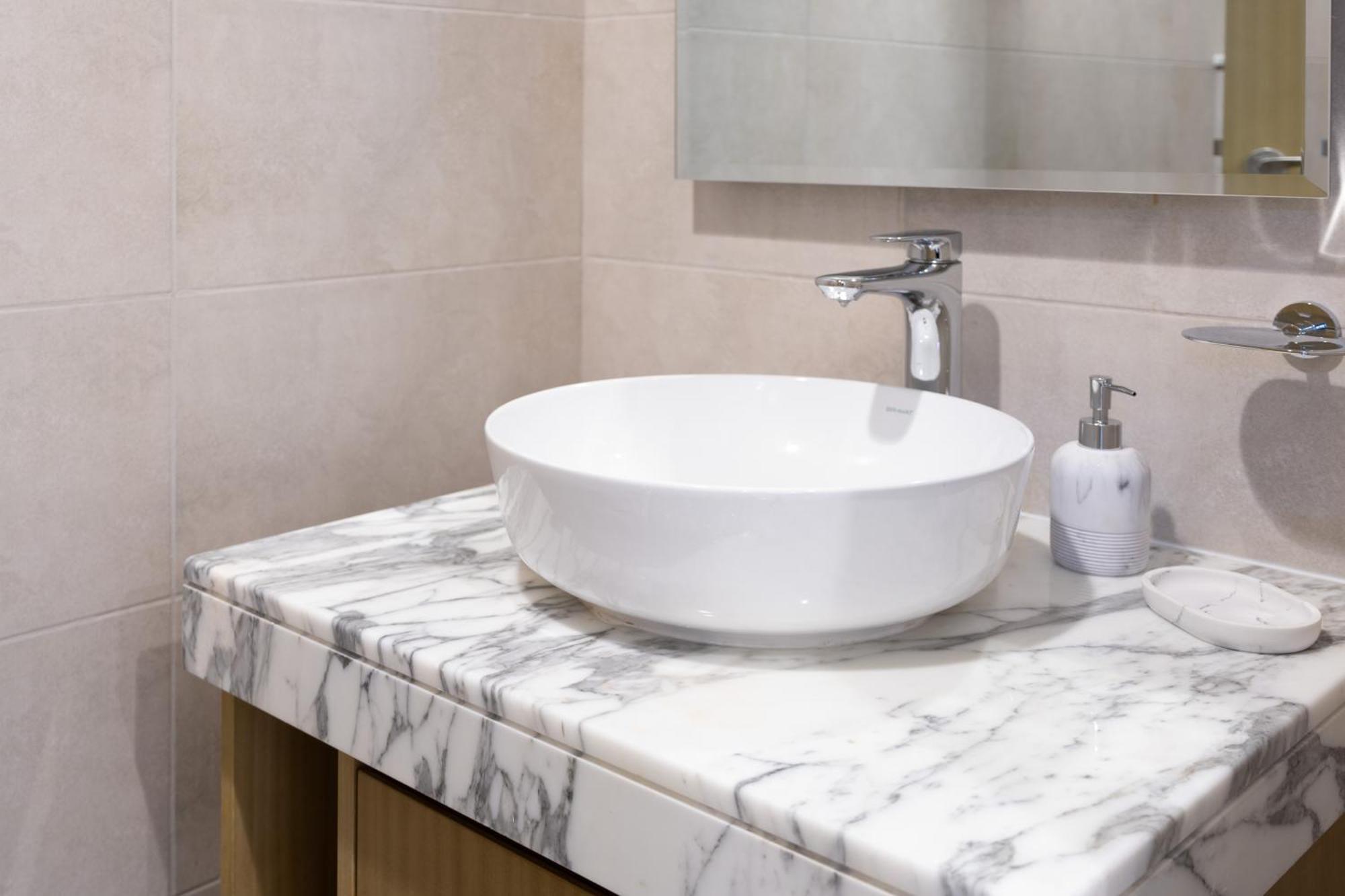 Keyrock Living - Premium With High-end Amenities *