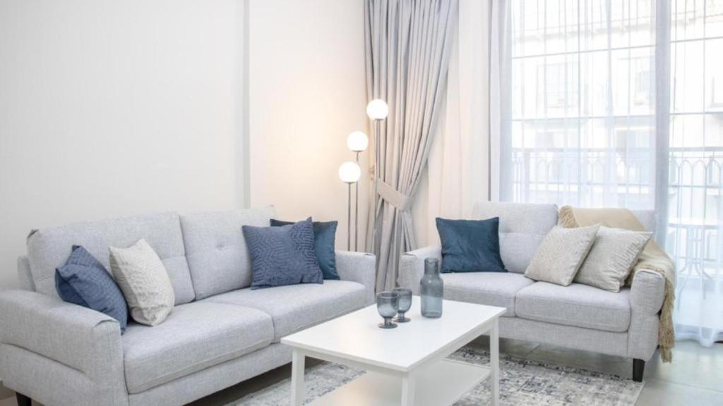 Apartment Aws Homes - Indulge In Elegance