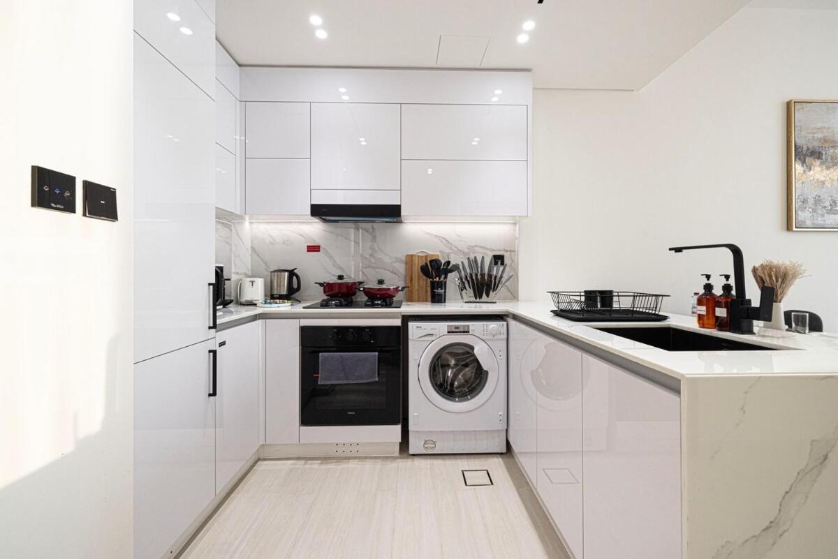 Apartment Brand New On Floor 1br W And Pool