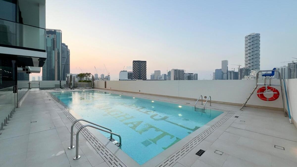 Brand New On Floor 1br W And Pool *