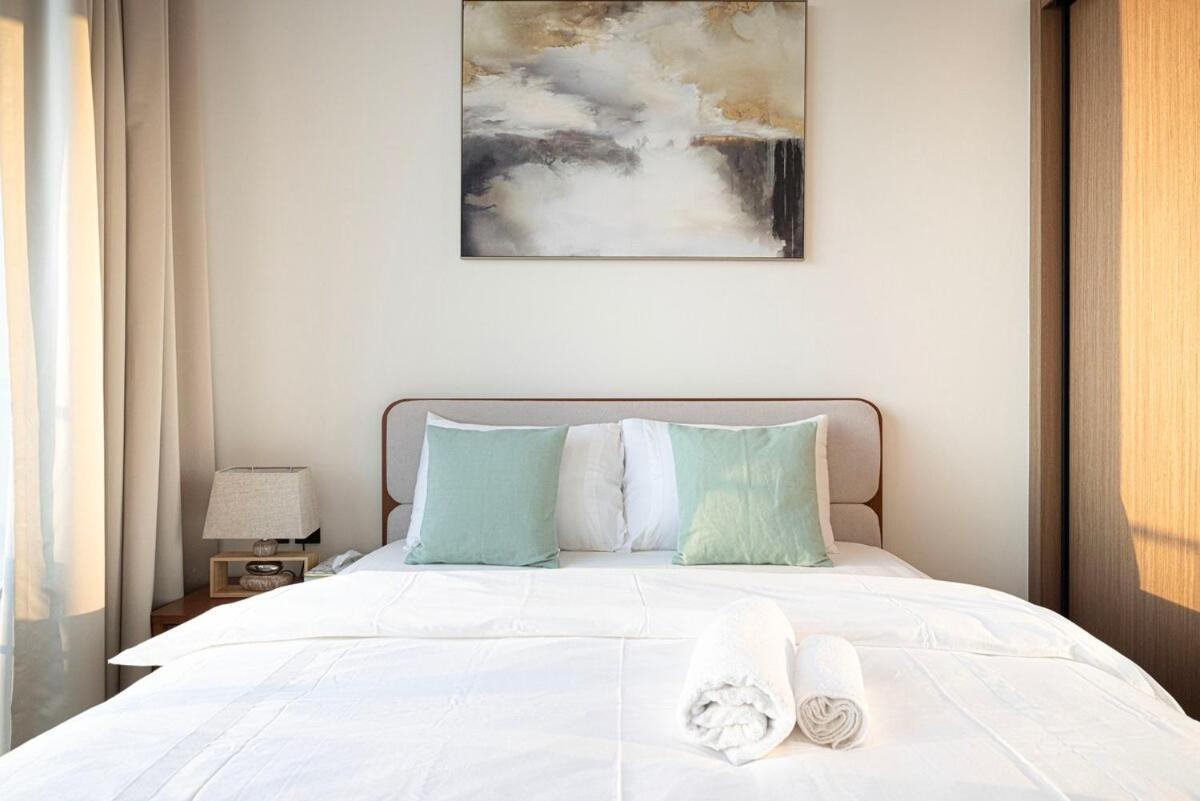 Brand New On Floor 1br W And Pool