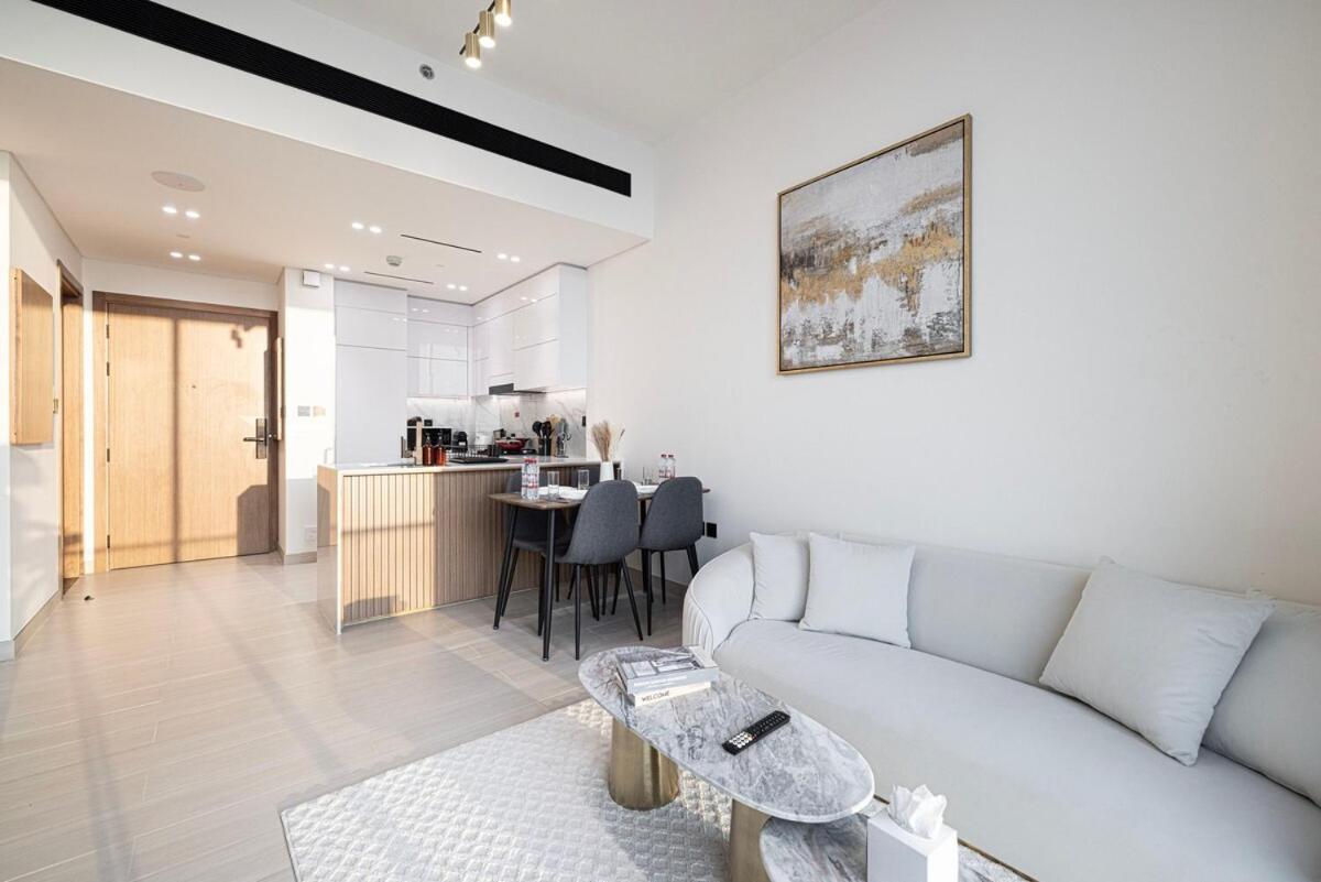Brand New On Floor 1br W And Pool Apartment Dubai