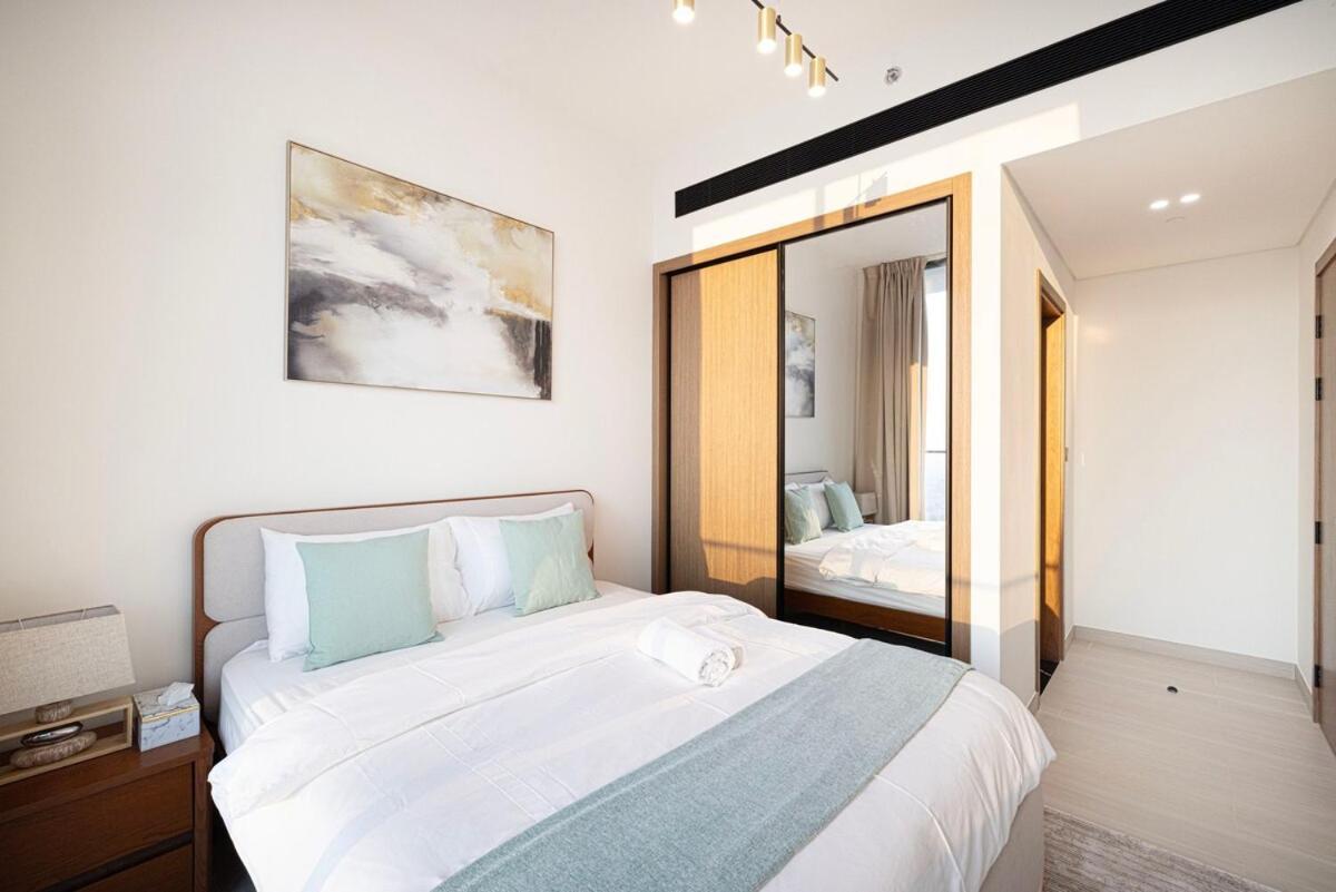 Brand New On Floor 1br W And Pool Apartment *